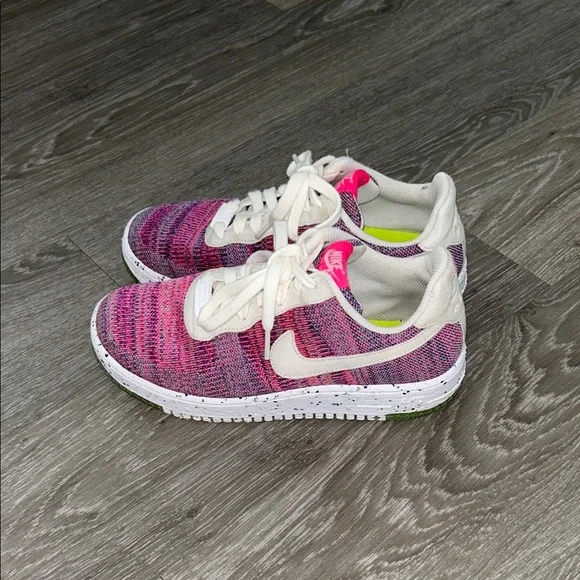 NIKE Pink and White Knit Sneakers - Picture 3 of 6